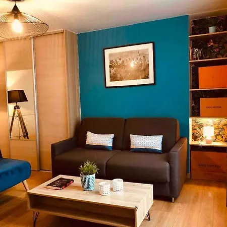 Bright And Airy In Moulin Rouge Appartamento Parigi